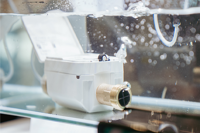IUWS B.One water meter under water